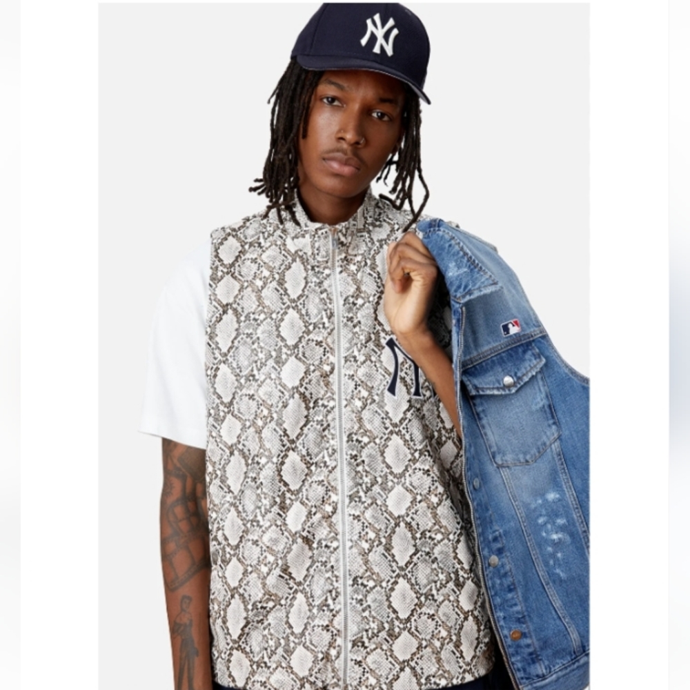 RARE Kith for MLB New York Yankees Sleeveless Snakeskin Print Jacket Vest